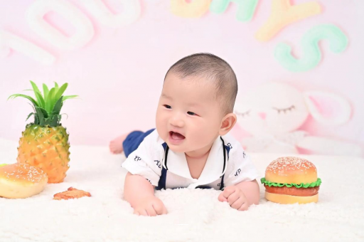 磁县宝宝在妈妈肚子里